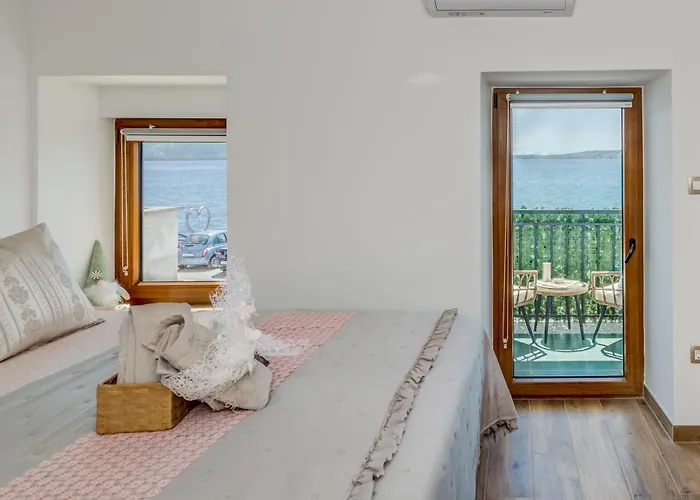 Apartment Seafront Balcony Panoramic View Kaštela