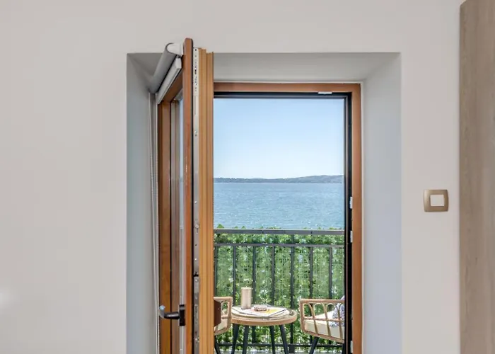 Seafront Balcony Panoramic View Apartment